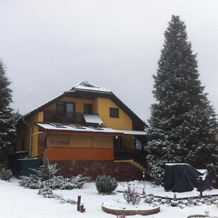 Aktiv Pihenes Apartman Révfülöp 外观 照片