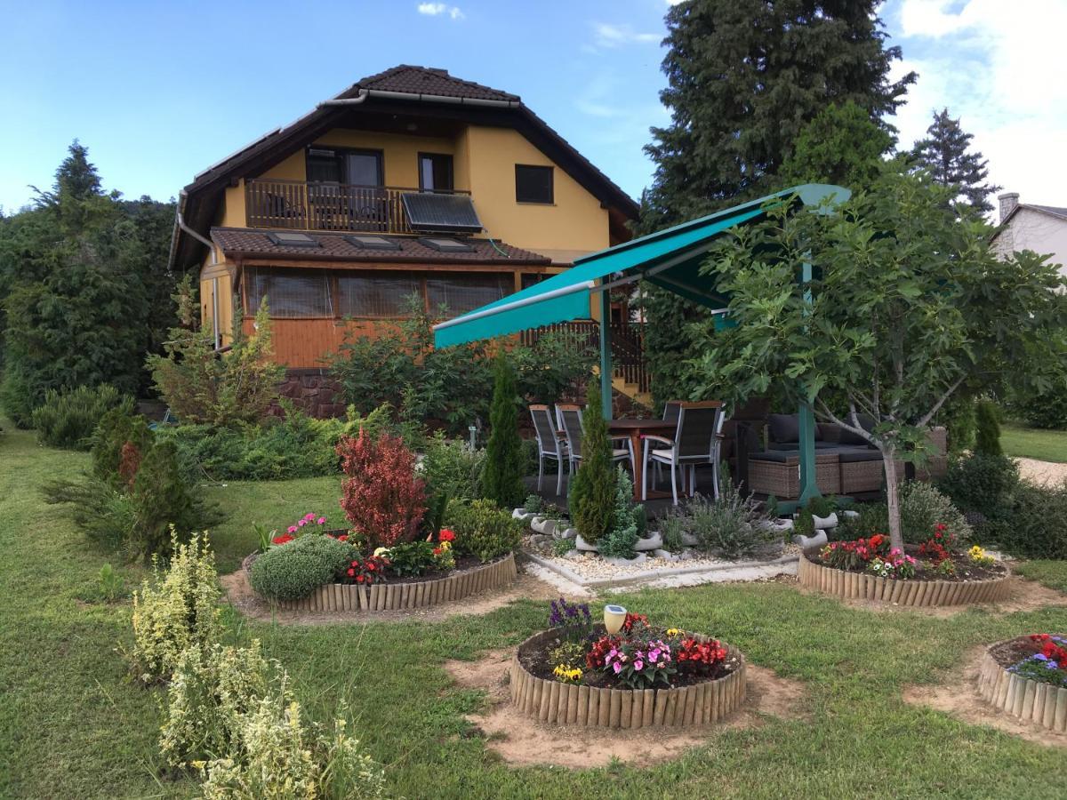 Aktiv Pihenes Apartman Révfülöp 外观 照片